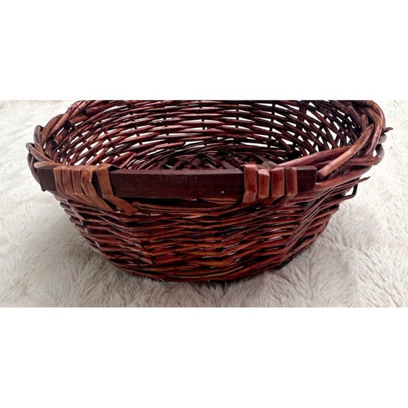 Oval Willow Tray Basket with Wood Handles - Picture 15 of 17